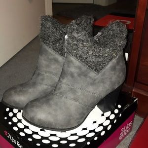 2 Lips Too Zip up Boots size 8